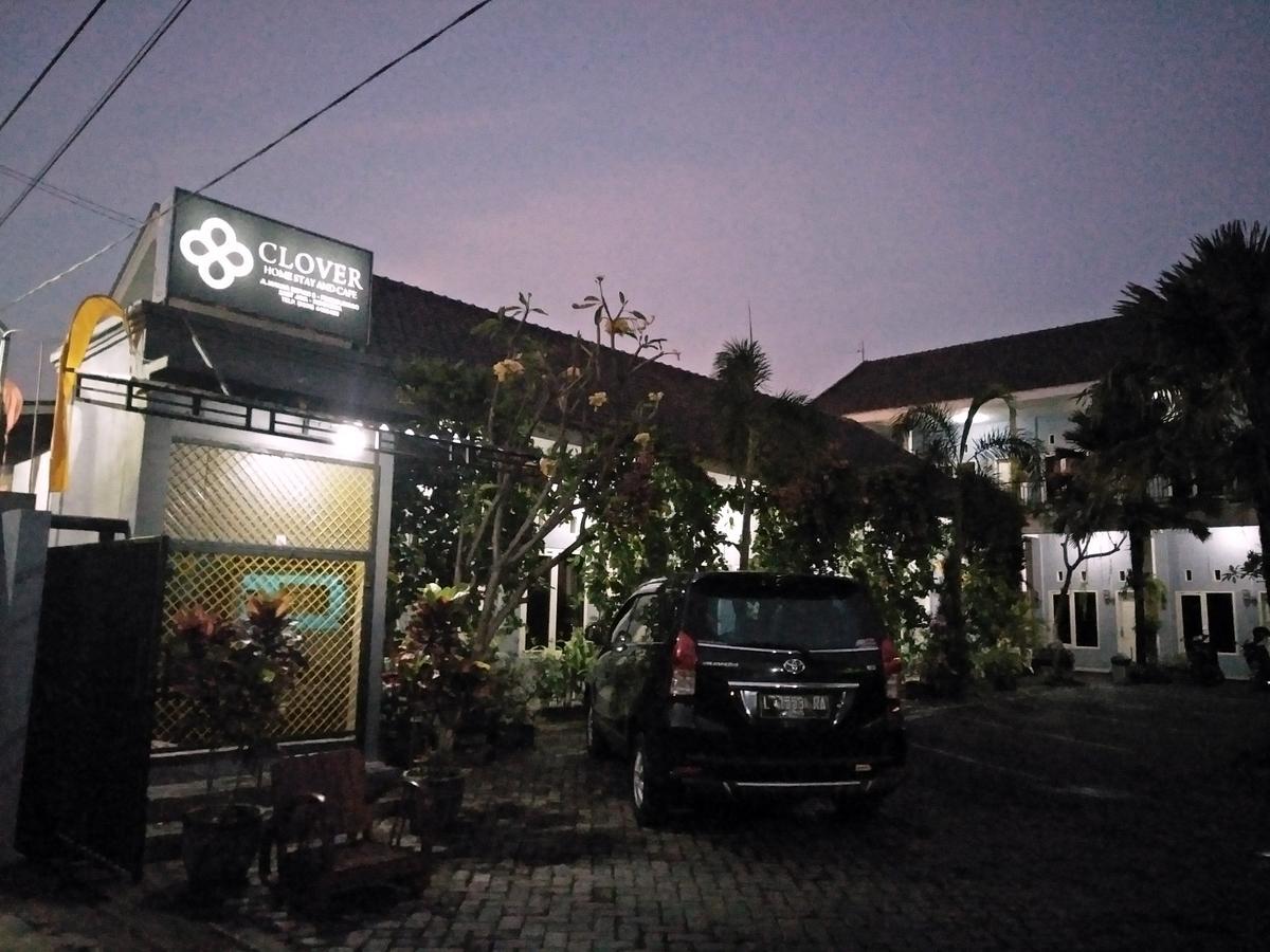 Clover Homestay Probolinggo Exterior photo